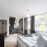 - New York In The Heart Of - Betten & Sofa - 5 Mins Station Hbf - Big Tv & Wifi - Апартаменты