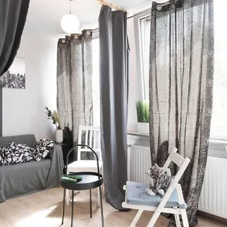 - New York In The Heart Of - Betten & Sofa - 5 Mins Station Hbf - Big Tv & Wifi - Duisburg