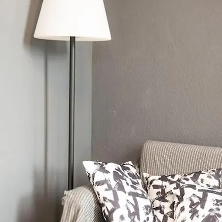 Lejlighed - New York In The Heart Of - Betten & Sofa - 5 Mins Station Hbf - Big Tv & Wifi - *