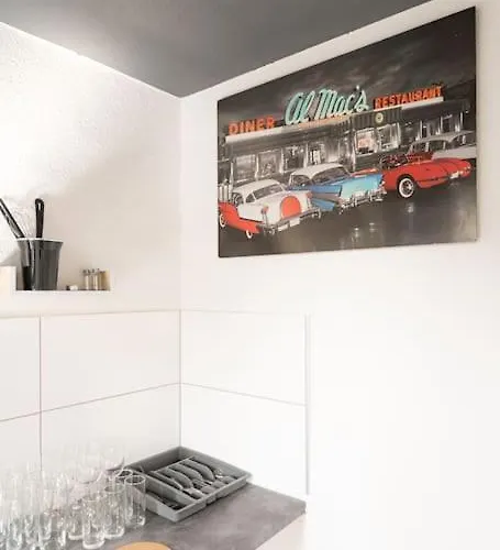 - New York In The Heart Of - Betten & Sofa - 5 Mins Station Hbf - Big Tv & Wifi -