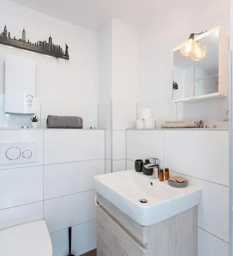 Apartmán - New York In The Heart Of - Betten & Sofa - 5 Mins Station Hbf - Big Tv & Wifi - *
